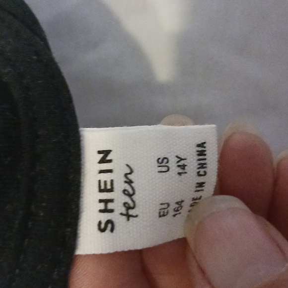 Never worn colour block tee - Picture 3 of 4